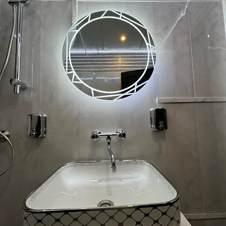 Mini Hotel-bohemi 酒店 2*